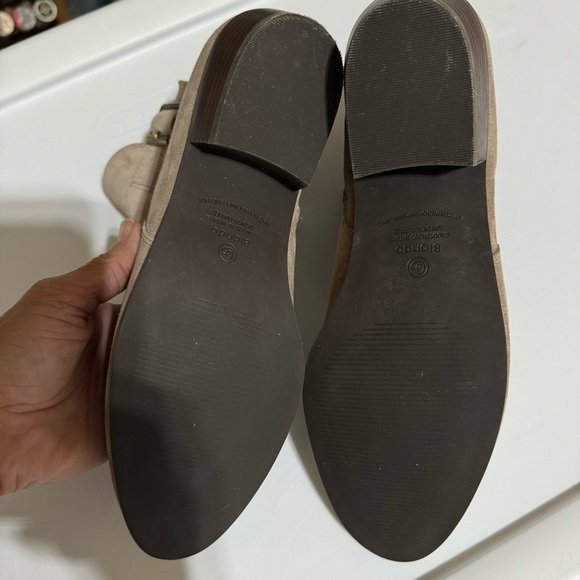 Blondo Saddie Waterproof Taupe Mushroom Suede Booties - Picture 9 of 9